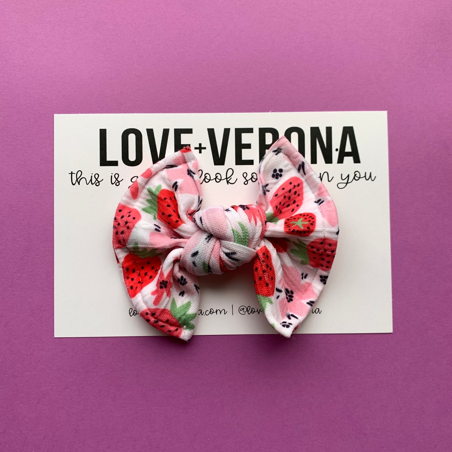 Strawberries floral knot